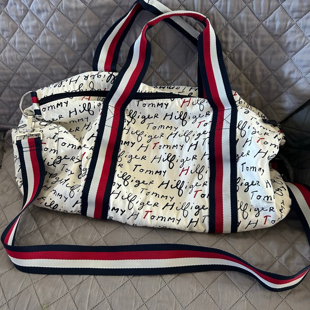 Tommy Hilfiger Script Logo Duffle Bag Weekender Gym Travel Y2K Americana